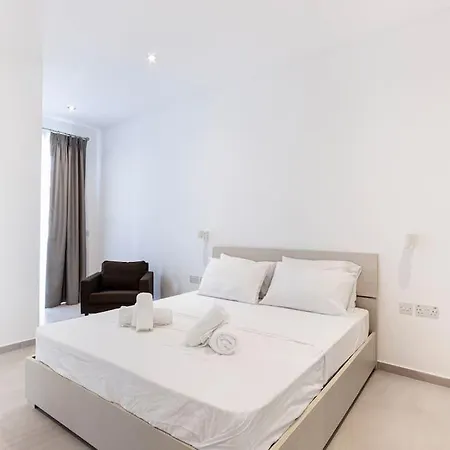 Sky Sunny Penthouse In Swieqi Pv By 360 Estates *