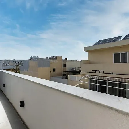 Sky Sunny Penthouse In Swieqi Pv By 360 Estates Apartament